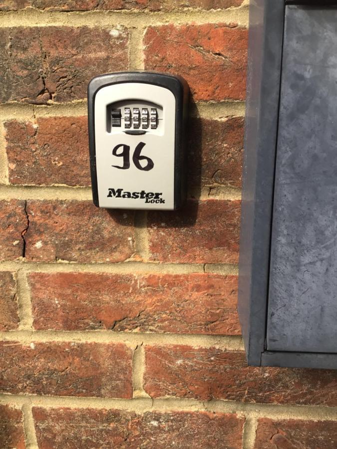 96 High Street Lägenhet Ryde  Exteriör bild